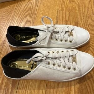 Michael Kors size 9 sneaker